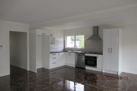 Photo of property in 15 Fernhaven Place, Massey, Auckland, 0614