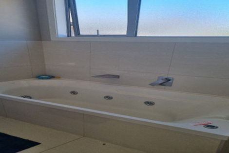 Photo of property in 4/113d Moorefield Road, Johnsonville, Wellington, 6037