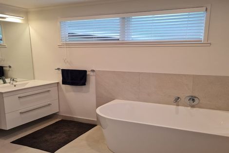 Photo of property in 13 Waiora Road, Stanmore Bay, Whangaparaoa, 0932