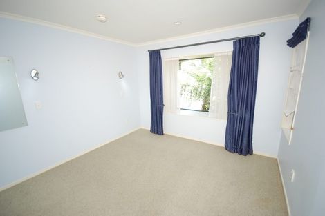 Photo of property in 2/16 Roberts Road, Glenfield, Auckland, 0629