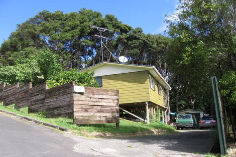 Photo of property in 13 Eugen Place, Bayview, Auckland, 0629