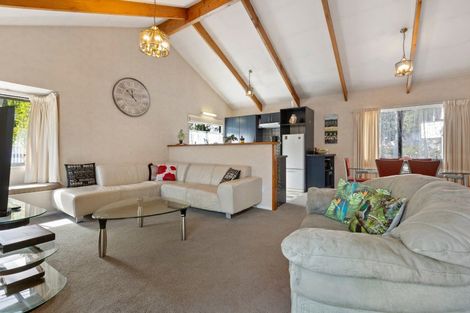 Photo of property in 122 Glenpark Avenue, Frankleigh Park, New Plymouth, 4310