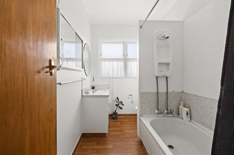 Photo of property in 210a Grove Road, Mayfair, Hastings, 4122