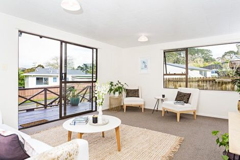Photo of property in 1/14 Moxham Grove, Massey, Auckland, 0614