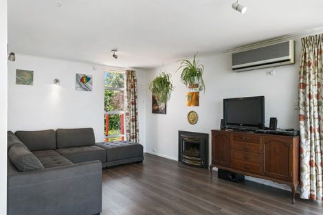 Photo of property in 21 Parerohi Grove, Kuratau, Turangi, 3381