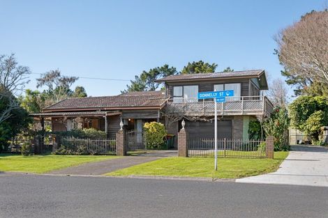 Photo of property in 27 Donnelly Street, Oakura, 4314