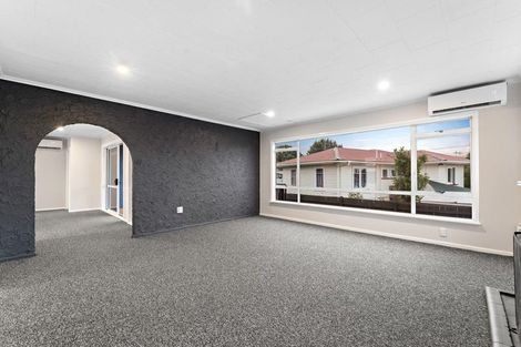 Photo of property in 188 Waimumu Road, Massey, Auckland, 0614