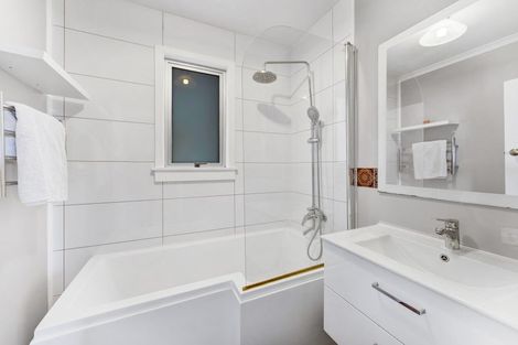 Photo of property in 10a Cowling Road, Hurdon, New Plymouth, 4310