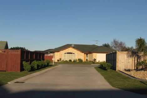 Photo of property in 8 Belfry Place, Wattle Downs, Auckland, 2103