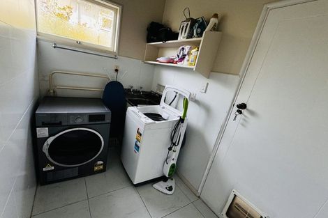 Photo of property in 1 Emerald Hill, Havelock North, 4130