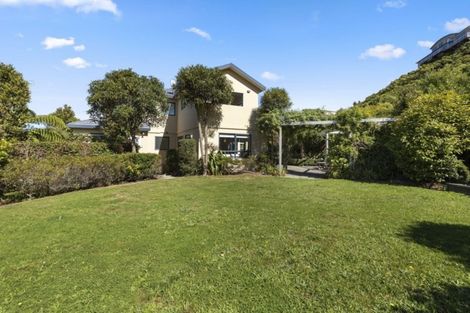 Photo of property in 12 Arahiwi Grove, Tirohanga, Lower Hutt, 5010