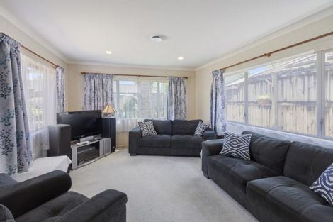 Photo of property in 14 Emmerdale Avenue, Papakura, 2110