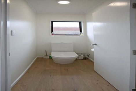 Photo of property in 1/28 Manuka Road, Glenfield, Auckland, 0629