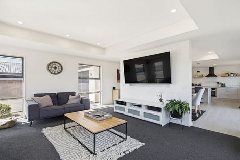 Photo of property in 10 Shillingford Boulevard, Rolleston, 7615
