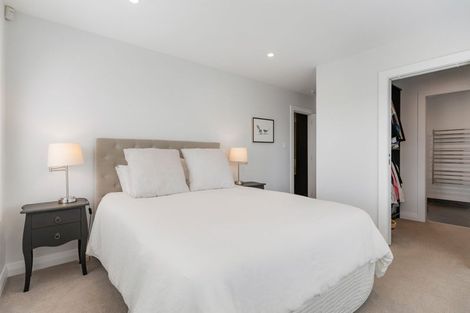 Photo of property in 21 Heath Avenue, Northcote, Auckland, 0627