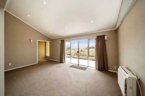 Photo of property in 12 Te Ngaere Place, Merrilands, New Plymouth, 4312