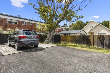 Photo of property in 1/10 Wolsley Avenue, Milford, Auckland, 0620