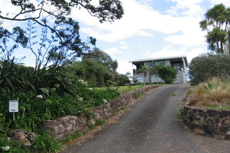 Photo of property in 12 Cory Road, Palm Beach, Waiheke Island, 1081