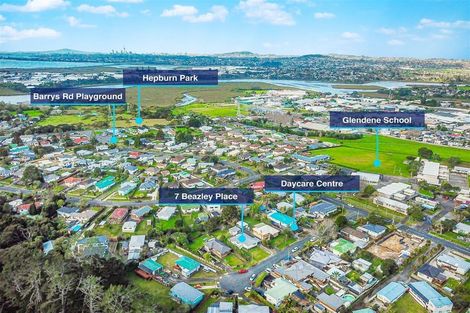 Photo of property in 7 Beazley Place, Glendene, Auckland, 0602