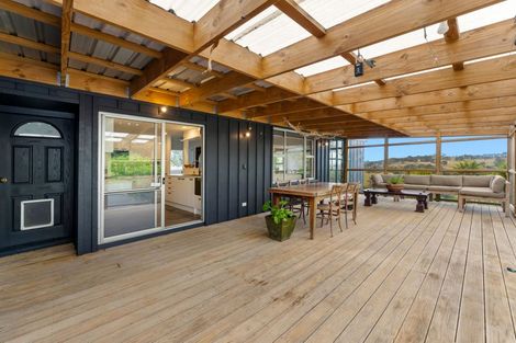 Photo of property in 592 Kanohi Road, Kaukapakapa, 0873