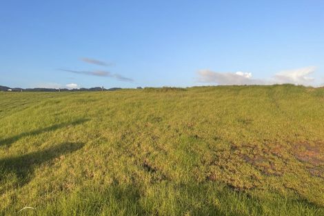 Photo of property in 4 Starlight Place, Langs Beach, 0582