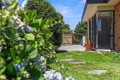 Photo of property in 24 Evansbel Place, Papamoa Beach, Papamoa, 3118