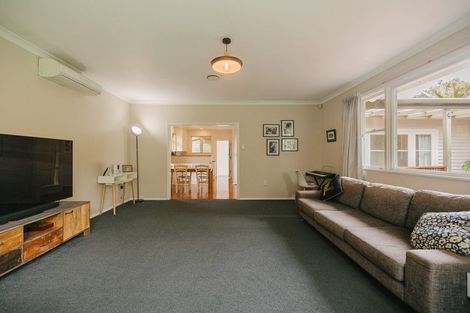 Photo of property in 4 Williams Terrace, Fitzherbert, Palmerston North, 4410
