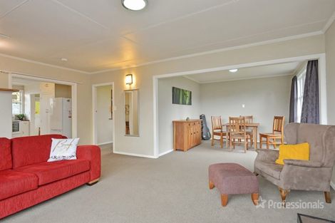 Photo of property in 75 Victoria Street, Carterton, 5713