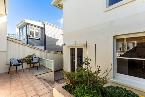 Photo of property in 46 Roxburgh Street, Mount Victoria, Wellington, 6011