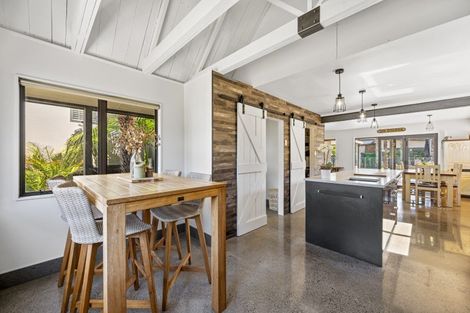 Photo of property in 37 Kent Terrace, Taradale, Napier, 4112