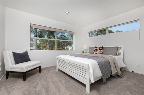 Photo of property in 17a Churchouse Road, Greenhithe, Auckland, 0632