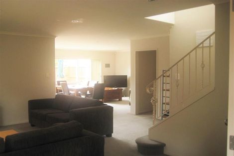 Photo of property in 42 Lilybank Crescent, East Tamaki, Auckland, 2013