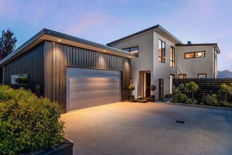 Photo of property in 2 Advance Terrace, Arrowtown, 9302