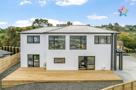 Photo of property in 12 Poto Road, Normandale, Lower Hutt, 5010