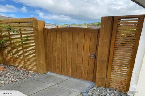 Photo of property in Caversham Park, 2/34 Caversham Road, Westmere, Whanganui, 4501