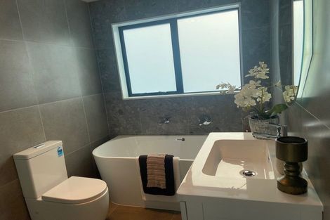 Photo of property in 12 Korowhiti Road, Clarks Beach, 2122