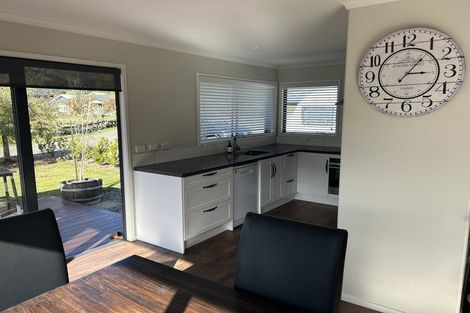 Photo of property in 14 Lakemere Way, Kinloch, Taupo, 3377