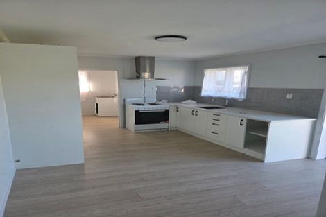 Photo of property in 22a Sutton Crescent, Papakura, 2110