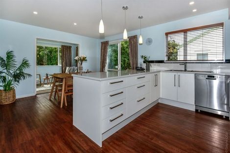 Photo of property in 33 Palmers Road, New Brighton, Christchurch, 8083