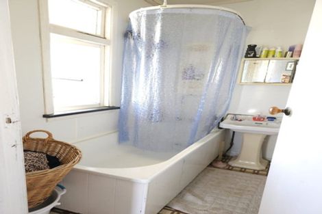 Photo of property in 156 Arapaepae Road, Levin, 5510