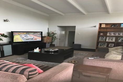 Photo of property in 15 Vandeleur Avenue, Birkdale, Auckland, 0626