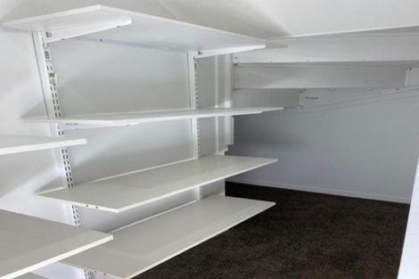 Photo of property in 15 Kiernan Place, Kelston, Auckland, 0602