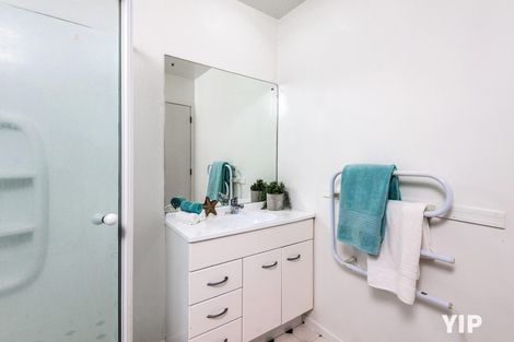 Photo of property in 59 Dress Circle, Newlands, Wellington, 6037