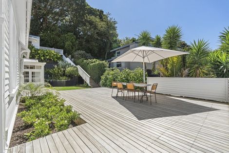 Photo of property in 16 Bracken Street, New Plymouth, 4310