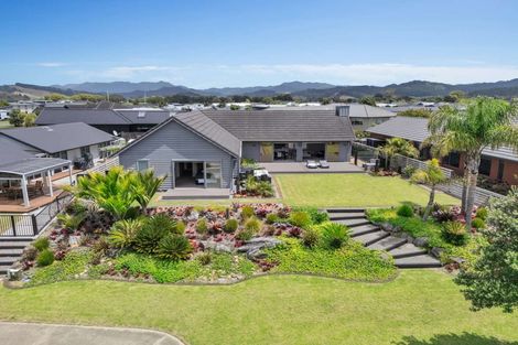 Photo of property in 4 Roseberry Place, Whitianga, 3510