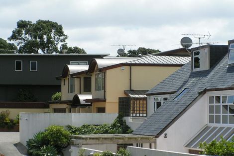 Photo of property in 48 Hauraki Road, Hauraki, Auckland, 0622