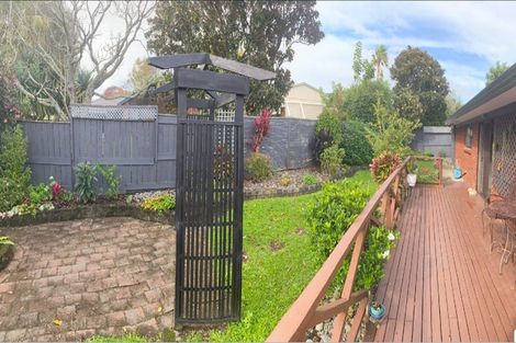 Photo of property in 2/168 Prince Regent Drive, Farm Cove, Auckland, 2012
