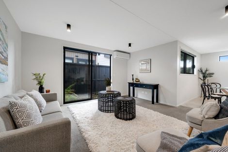 Photo of property in 14e Ropata Avenue, Point England, Auckland, 1072