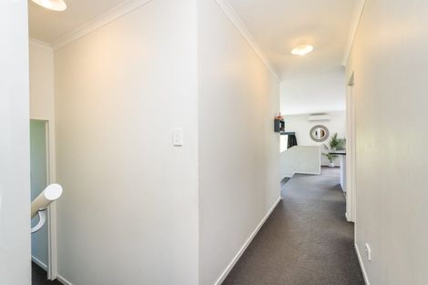 Photo of property in 34 Ruapehu Drive, Fitzherbert, Palmerston North, 4410