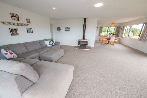 Photo of property in 69 Stratford Drive, Cable Bay, 0420